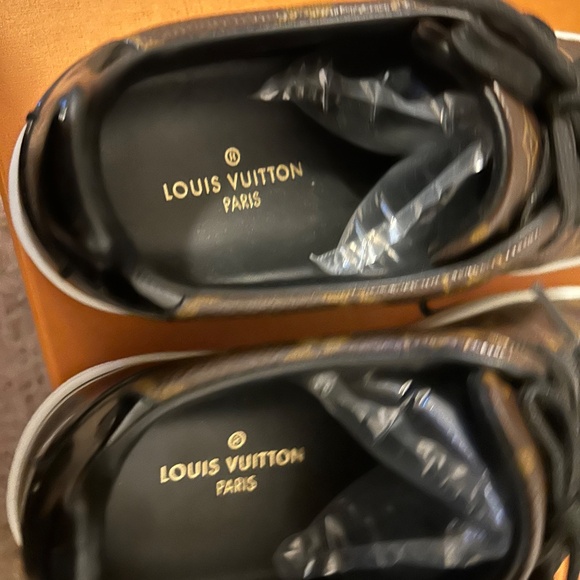 Louise Vuitton Frontrow sneaker - Picture 6 of 8